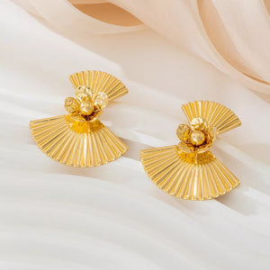 glam earrings in Gold with N/A