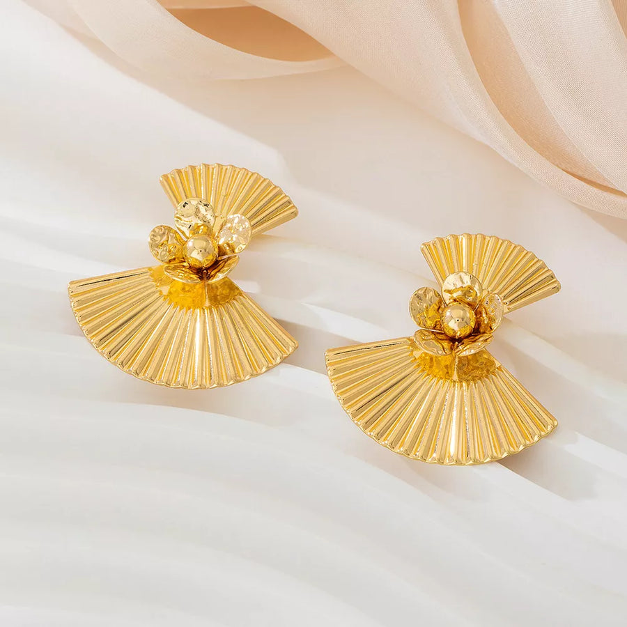 glam earrings in Gold with N/A