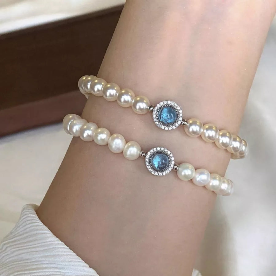 White bracelet with wrist-length and clasp