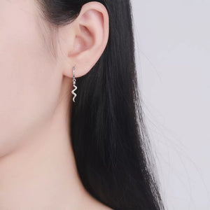 earrings in Silver with geometric and zircon embellishment