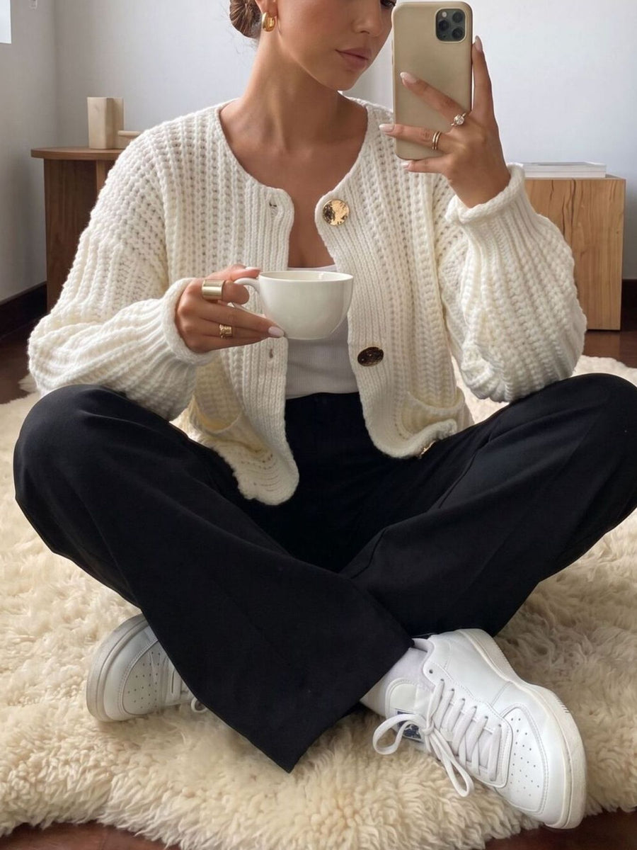Beige cardigan with cropped and button-front