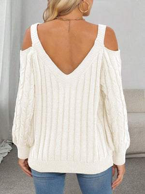 pullover sweater in black with v-neck and long sleeve
