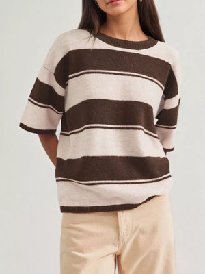 Red pullover sweater with stretch and short sleeve