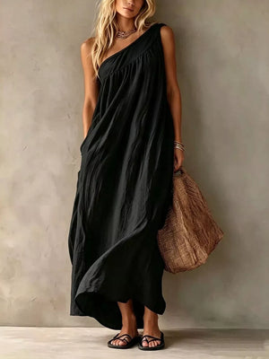 Black maxi dress with maxi and pullover