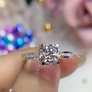 2 Carat 925 Sterling Silver Ring in clear with 2 carat moissanite
