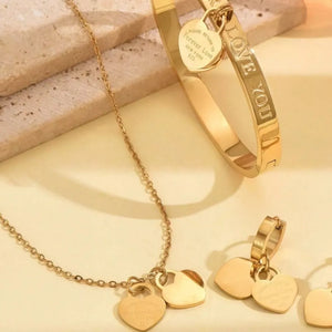 classic jewelry set in Gold with n/a