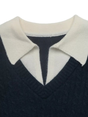 preppy pullover sweater in Navy with v-neck