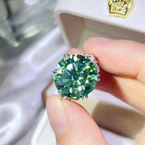 Platinum-Plated,925 sterling silver,Moissanite,Zircon (accent stones) Carat weig ring in silver with statement silhouette