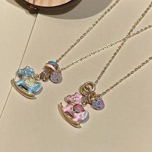necklace in gold featuring pendant and n/a fit