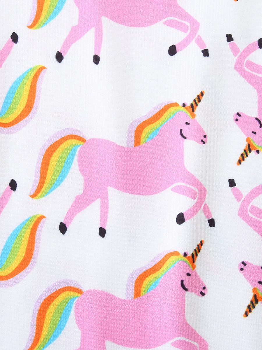 Girls' undershirt with a white background and a pink unicorn pattern with rainbow manes and tails.