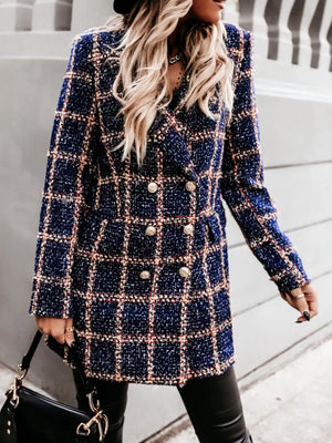 overcoat in black with notch lapel and long sleeve