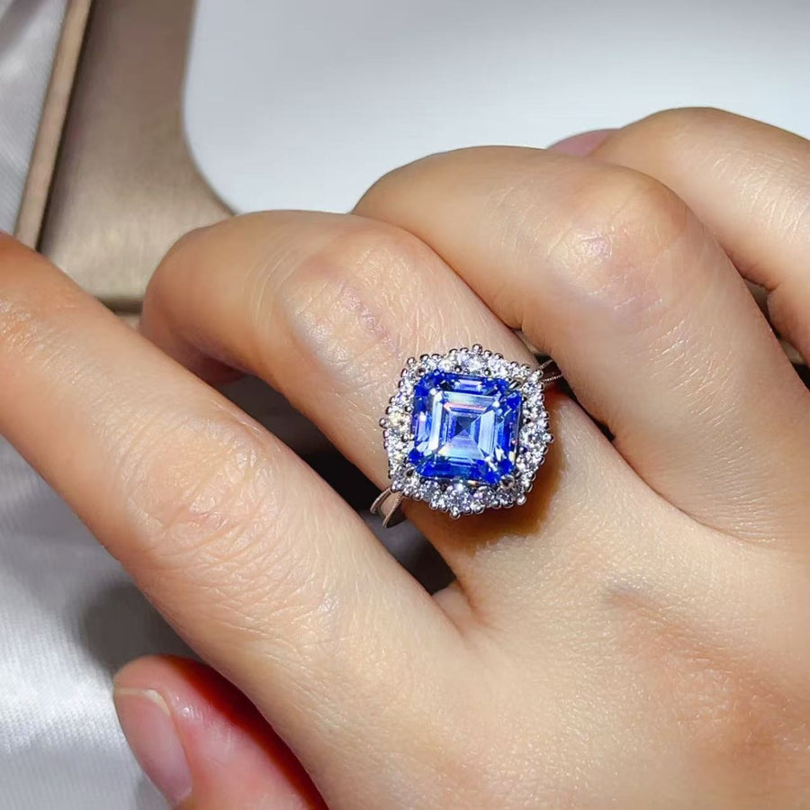 Silver ring with null and null