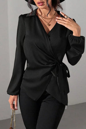 blouse in Brown with collared and bishop sleeve