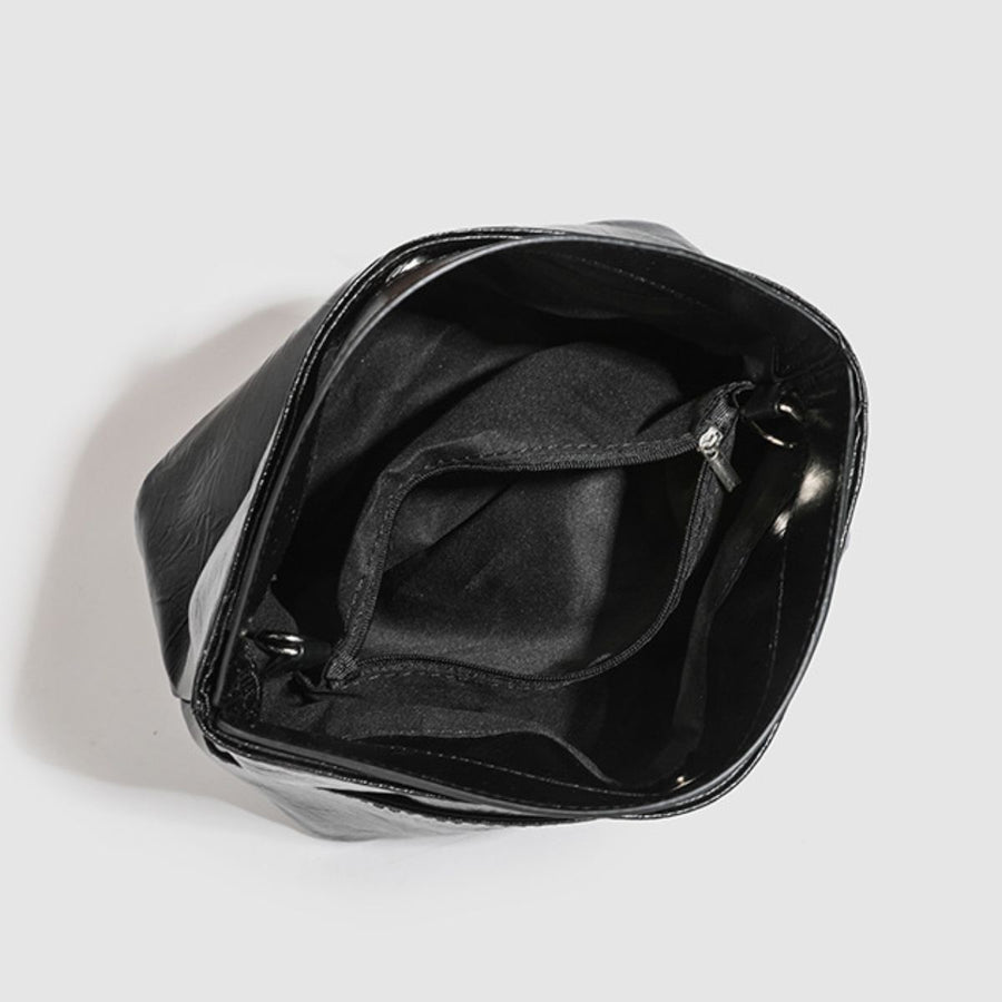 tote in Black