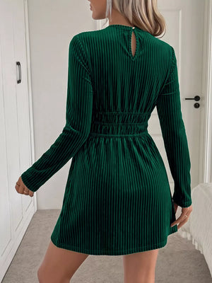 glam mini dress in Dark Green with keyhole