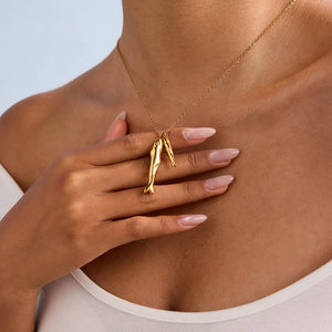 lace necklace in Gold with slim silhouette