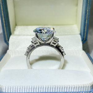 silver ring with na and none
