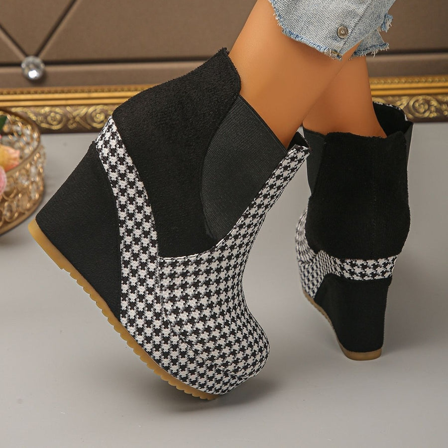 Polyester,Rubber Imported Size & ankle boots in Black with boot silhouette