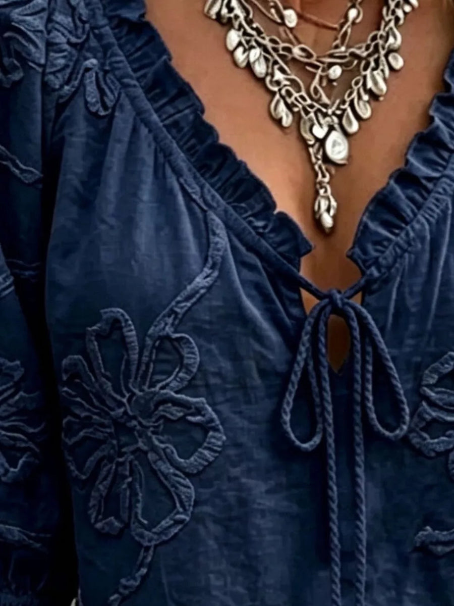 blouse in Black with embroidered and hip-length