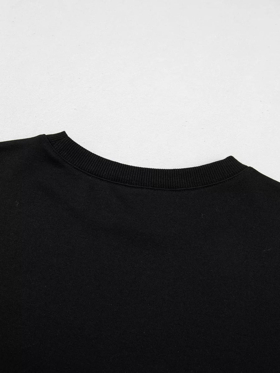 black relaxed sweatshirt with round neck