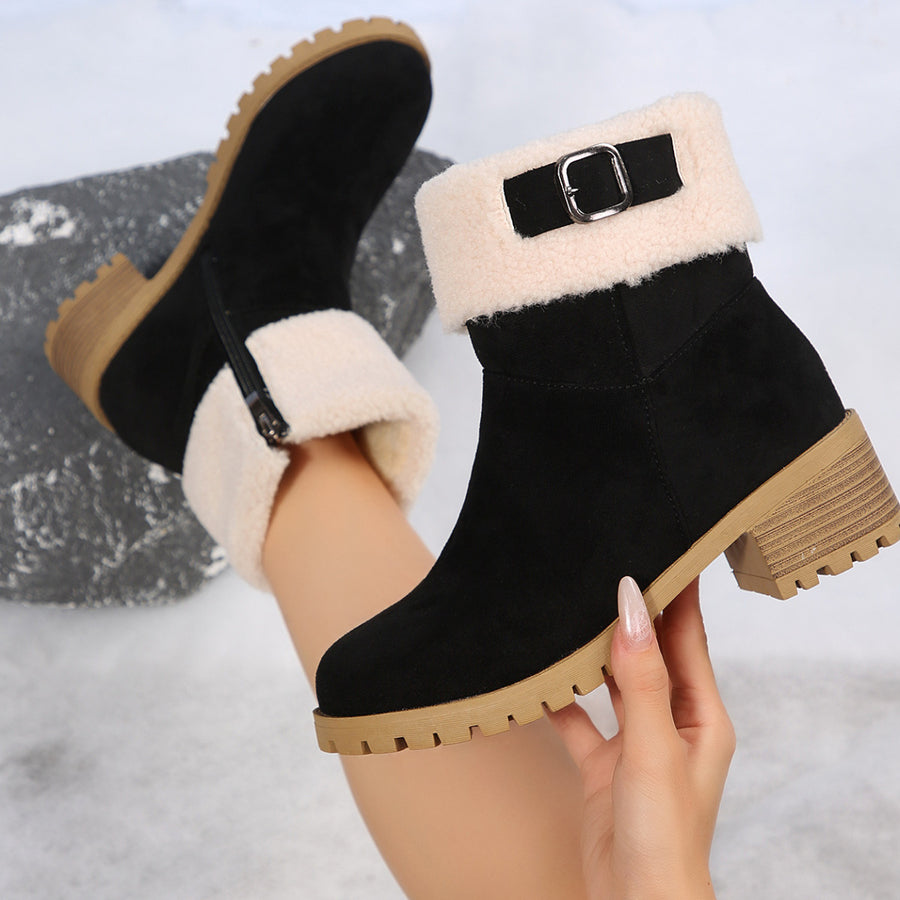 boots in Black with round toe and ankle-length