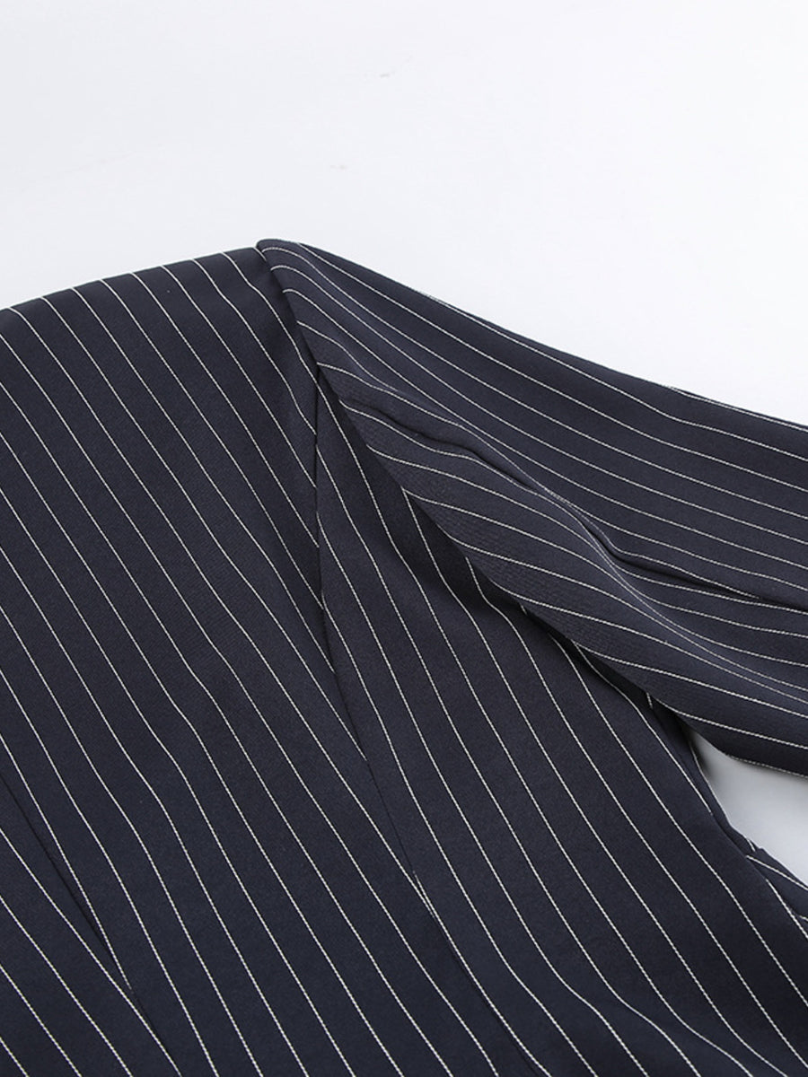 blazer in navy blue with v-neck and long sleeve