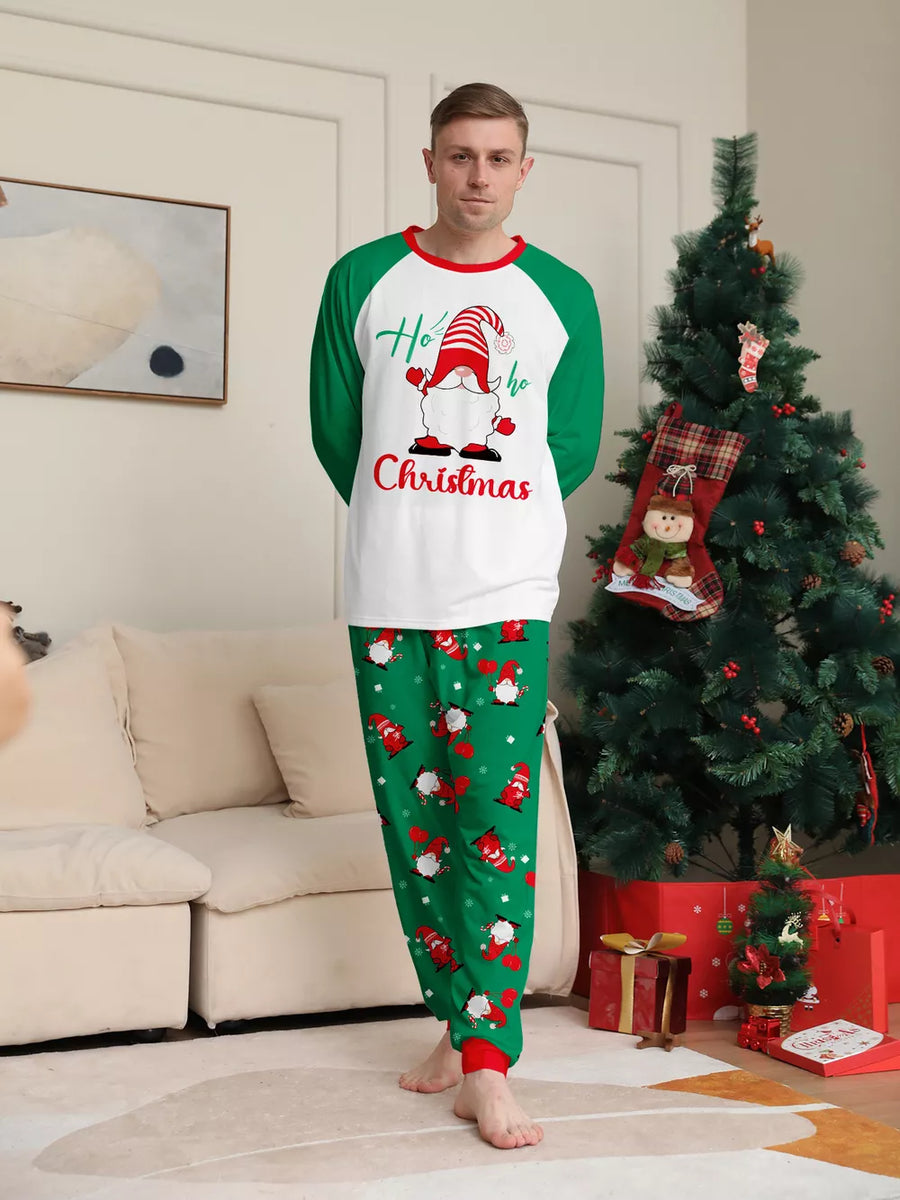 pajama set in Dad with gnome print and raglan sleeves