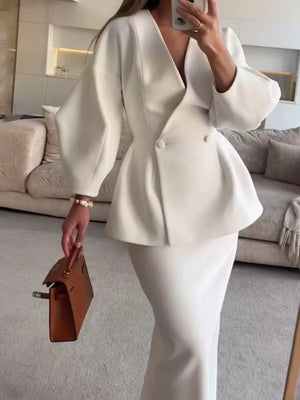 blazer in ivory featuring buttoned and fitted fit