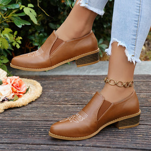 loafers in Brown with embroidered and point toe