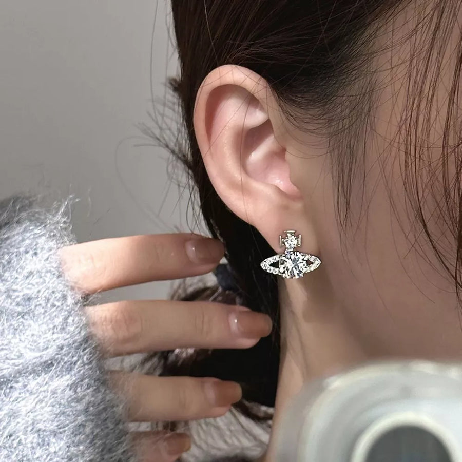earrings in Silver with motif and moissanite stones
