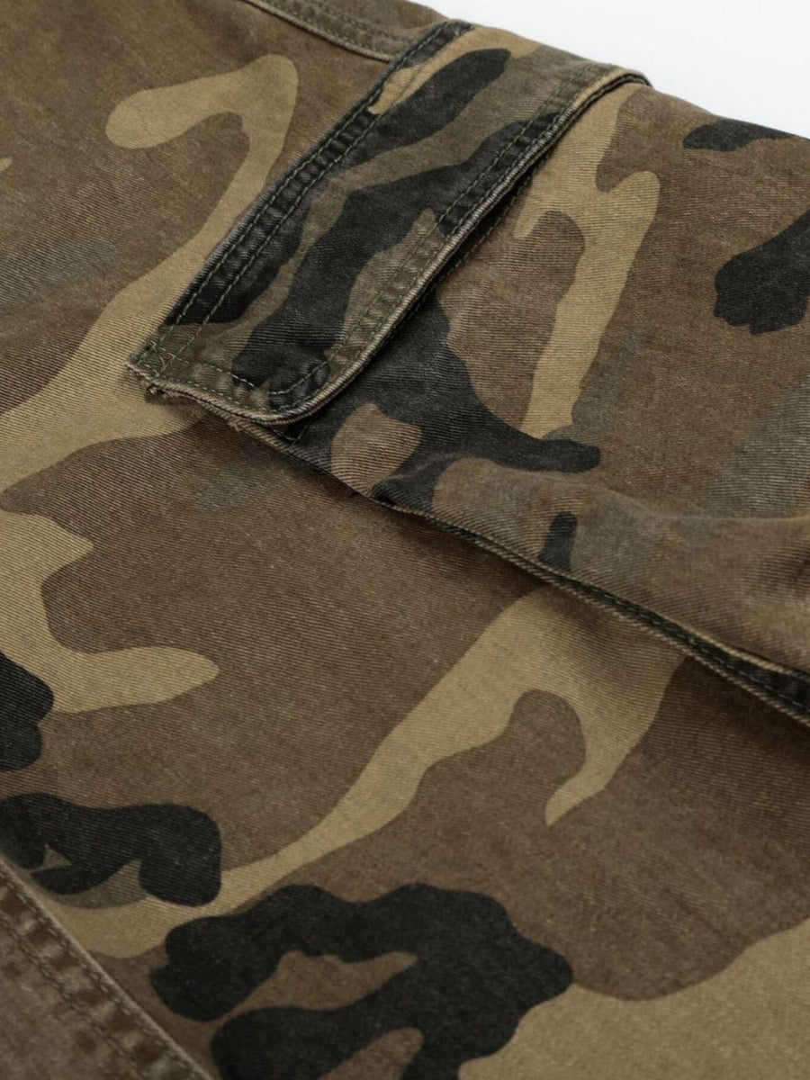 cargo pants in dark green with pocketed and full-length