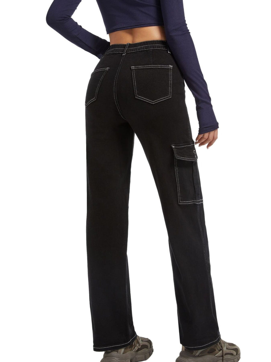 High-Waisted Cargo Jeans in Black with buttoned