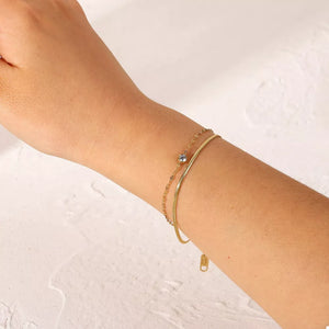Gold with bracelet with double layered 8