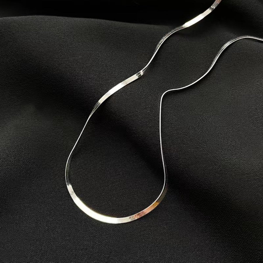925 sterling silver Care instructions: Avoid wearing during exercise, as sweat w necklace in Silver with straight silhouette