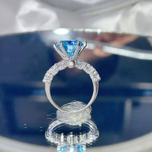 5 Carat Moissanite 6-prong 925 Sterling Silver Ring in sapphire blue with 6-prong setting
