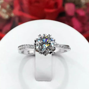 ring in silver featuring solitaire setting and fitted fit