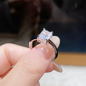 clear ring featuring moissanite stone and geometric