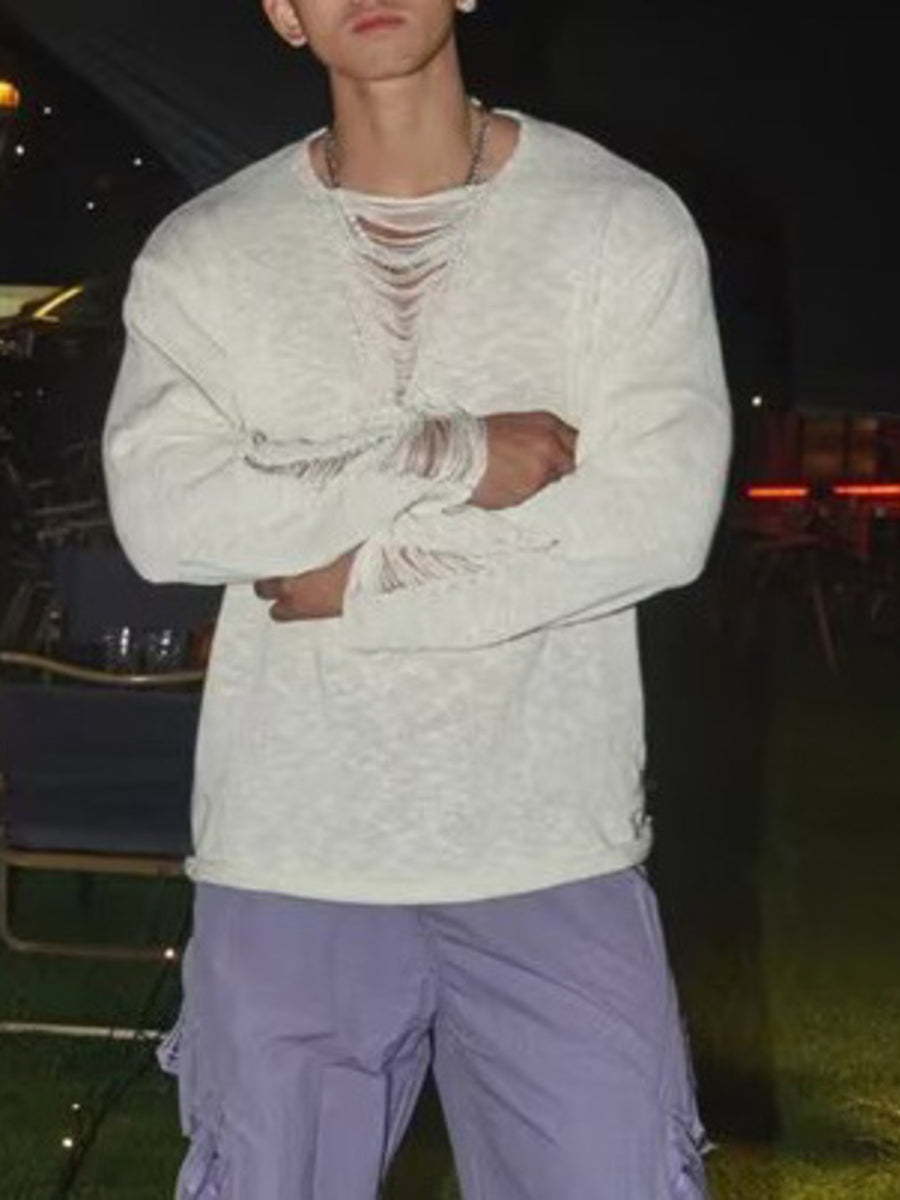 grunge pullover sweater in White with crew neck