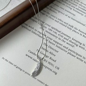 Feather Pendant 925 Sterling Silver Necklace in silver with feather pendant