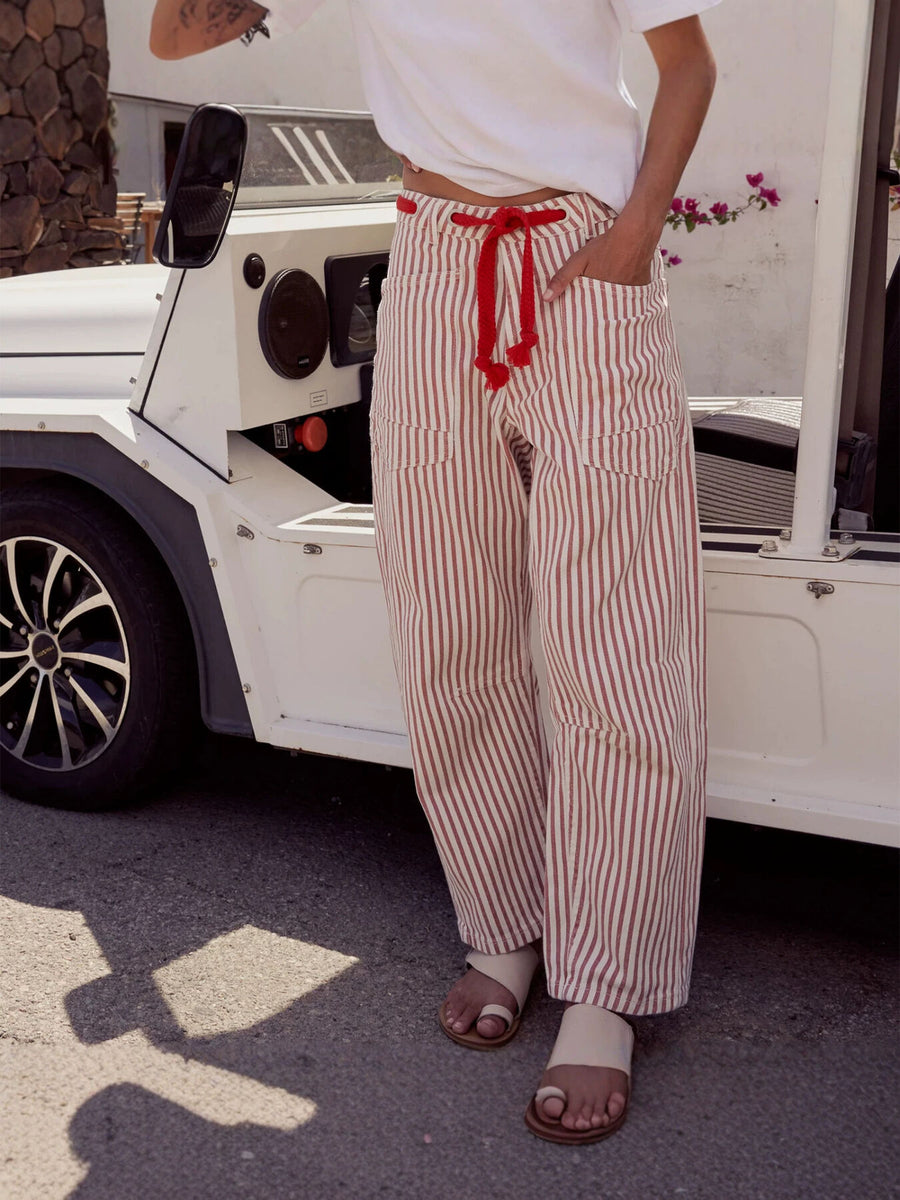 jeans in Red with drawstring waist and cropped