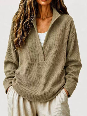 sweatshirt in Black with waffle-knit and hip-length