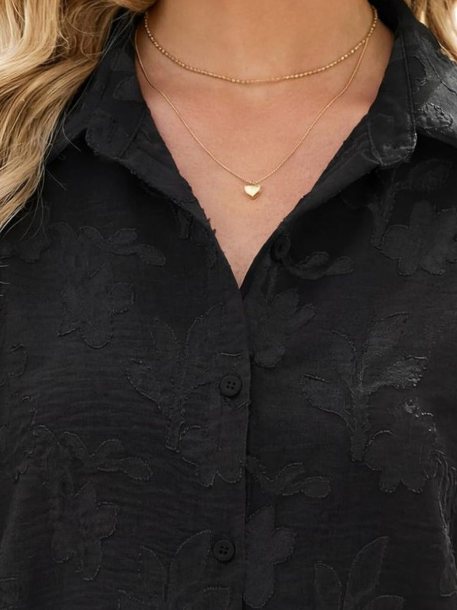 Black button-down shirt with stretch and short sleeve