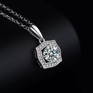 necklace in silver featuring moissanite stone and pendant necklace fit
