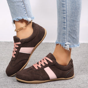 sneakers in black with color-block and round toe