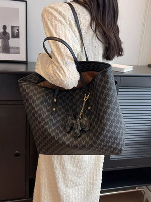 black tote with null and snap