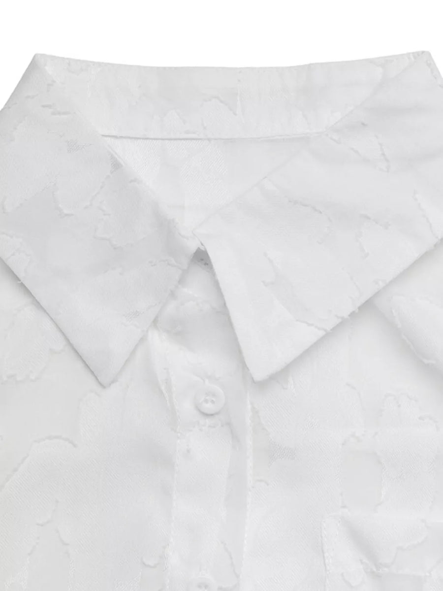 romantic button-down shirt in White with collared