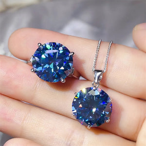 Jewelry Set in deep blue featuring faceted gemstone and straight fit