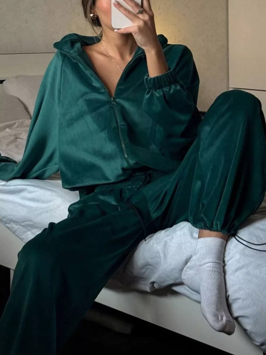 Zip-up Hoodie And Joggers Set in Khaki Color with drawstring