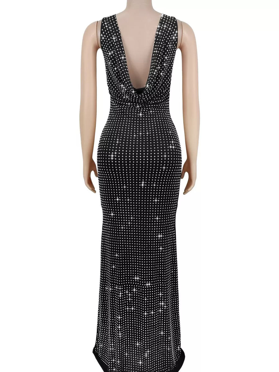 glam bodycon dress in black with round neck