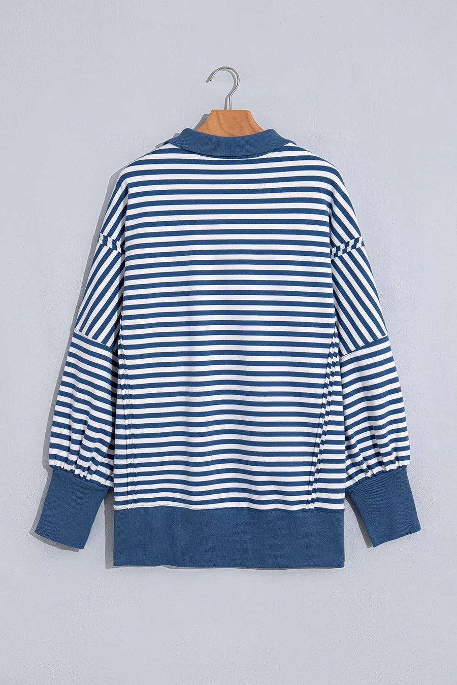 sweatshirt in white with buttoned placket and hip-length